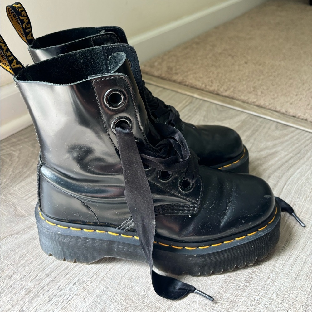 Women’s Dr. Martens